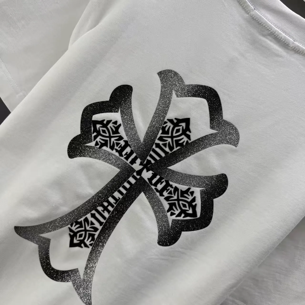 CH 2026 New Arrival T logo ：Black White Sizes：S M L XL XXL